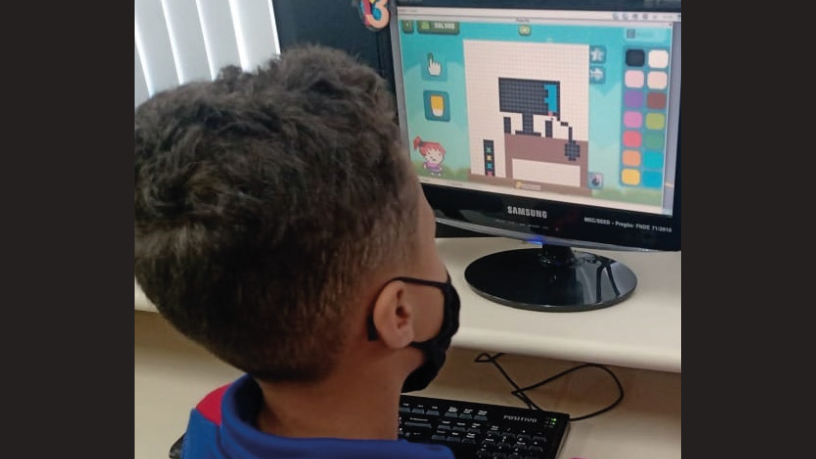 Descubra com a Brink Mobil como ambientes flexíveis transformam a experiência educacional.