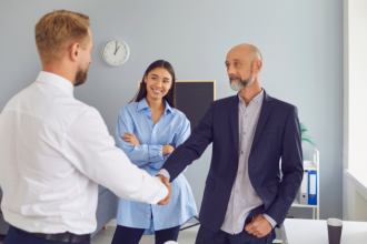 O envelhecimento populacional já transforma estratégias corporativas, segundo Luciano Guimaraes Tebar.