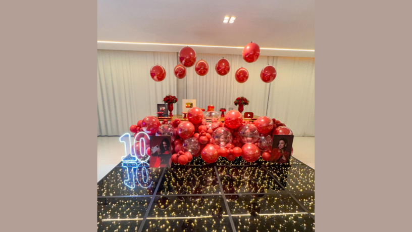 Non Stop traz os bastidores da celebração de 10 anos de Jaque Sobrinho no YouTube.