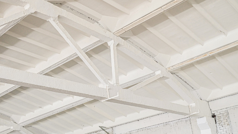 Entenda as diferenças entre laje treliçada e nervurada e faça a melhor escolha para sua construção com Valderci Malagosini Machado.